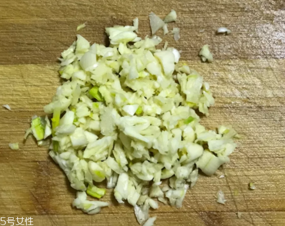 餃子餡用豬的哪塊肉好？前腿肉是餃子餡首選
