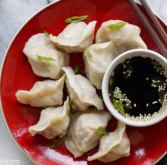 餃子餡用豬的哪塊肉好？前腿肉是餃子餡首選
