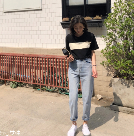 牛仔褲洗完怎么掛？牛仔褲的晾曬方法