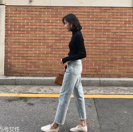 牛仔褲小腿太緊怎么辦？多穿穿就松了