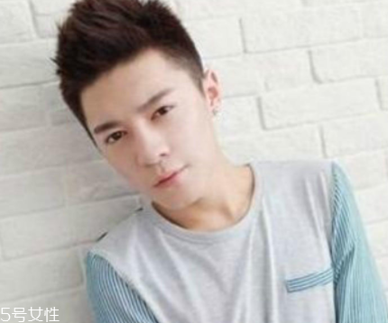男士怎么樣設(shè)計發(fā)型好看？4款帥氣穩(wěn)重發(fā)型