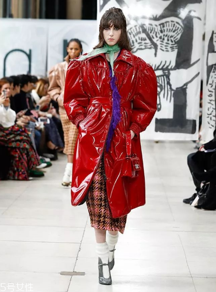 miumiu2018秋冬系列好看嗎_有哪些款式？