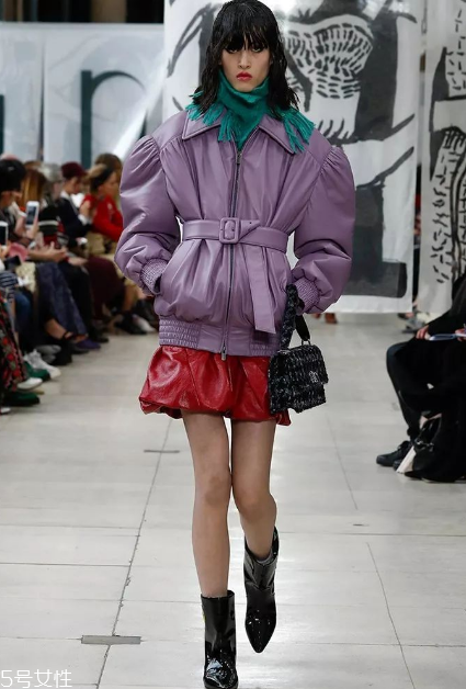 miumiu2018秋冬系列好看嗎_有哪些款式？