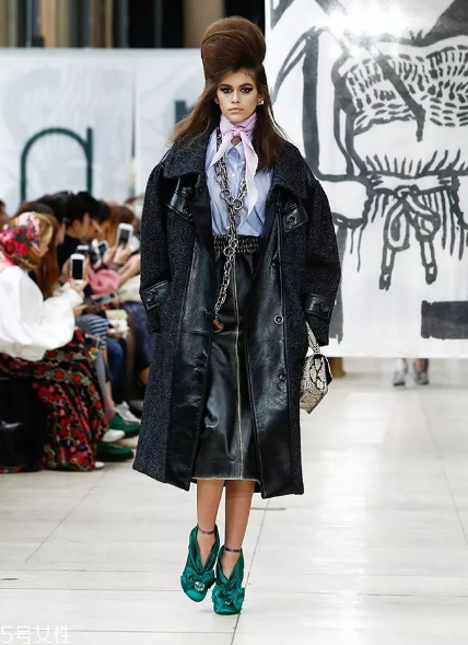 miumiu2018秋冬系列好看嗎_有哪些款式？