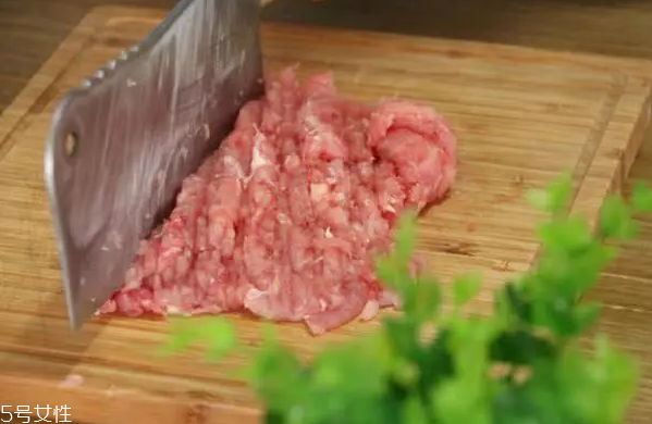 豆腐皮能油炸嗎？火候太猛容易炸糊