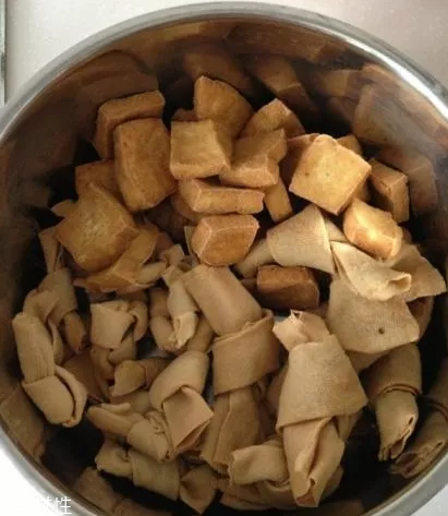 豆腐皮能油炸嗎？火候太猛容易炸糊