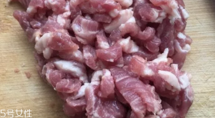豆腐皮能油炸嗎？火候太猛容易炸糊