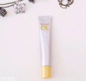 樂(lè)敦CC能涂在痘痘上嗎？痘痘與痘印均能改善