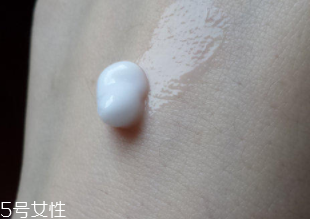 minon乳液適合油皮么？干皮和敏感肌最適合
