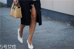 v口鞋怎么搭配？女人味十足的穿搭