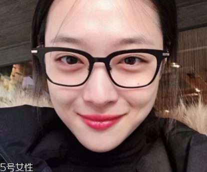 戴眼鏡好看還是不戴眼鏡好看？寬眼距戴眼鏡很精致