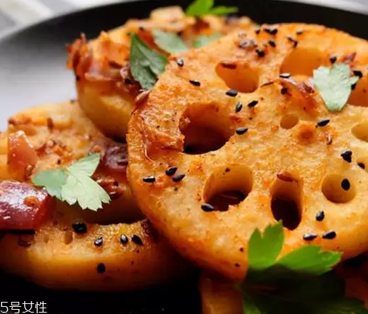 毛孔大黑頭多怎么辦？4款產(chǎn)品讓你無懼毛孔問題