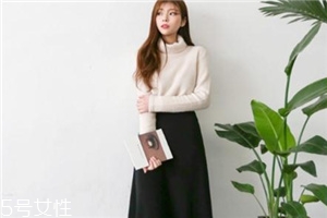 黑色長裙搭配什么上衣？自帶顯瘦效果