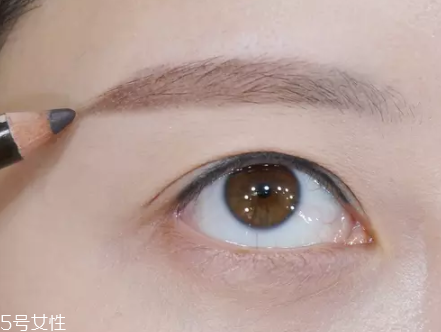 眉毛短怎么變長(zhǎng)？畫眉大法拯救短眉星人