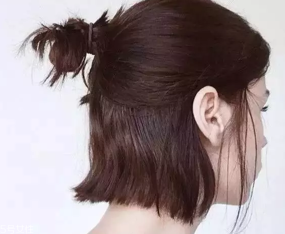 頭發(fā)短怎么扎好看？6個步驟讓短發(fā)有型又可愛