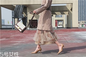 高跟鞋有點(diǎn)松怎么辦？教你三個(gè)小妙招