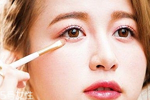臥蠶筆怎么畫臥蠶？三步讓你擁有少女般的眼眸