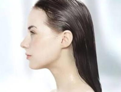 發(fā)膜在頭發(fā)上停留多久？正常發(fā)質(zhì)3到5分鐘