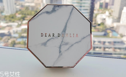 dear dahlia大理石彩妝系列好用嗎？非常適合黃種人