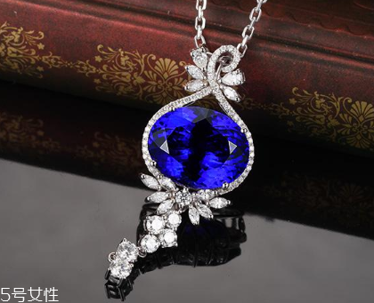 坦桑石和藍(lán)寶石有什么區(qū)別？寶石大對比