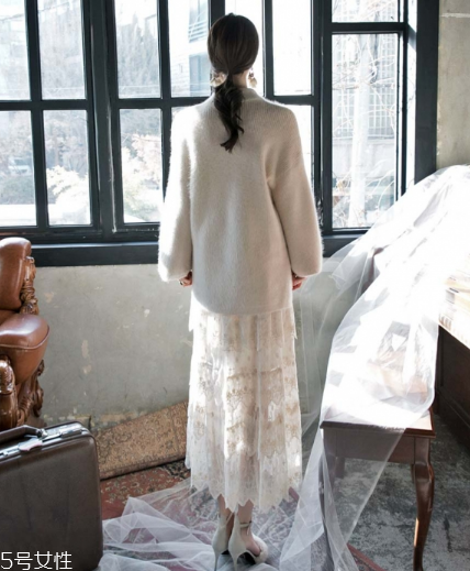 蕾絲長裙配什么鞋子？為你加足時髦指數(shù)