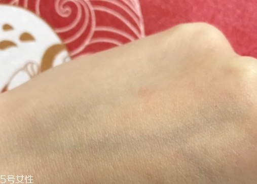 純露可以當(dāng)噴霧嗎？隨時(shí)為你補(bǔ)充水分