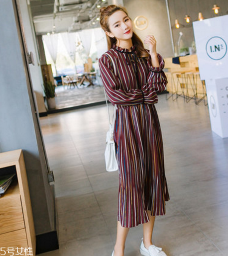 豎條紋衣服怎么搭配？顯瘦顯高不在話下
