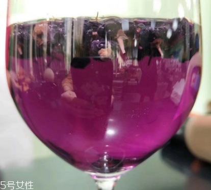 黑枸杞為什么是藍(lán)色？花青素的原因
