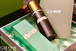 海藍之謎精萃液跟爽膚水有什么區(qū)別？用于爽膚水之后