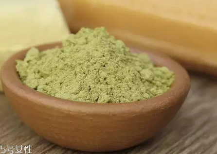 粘土面膜有幾種？高嶺土是最常見的清潔面膜成分