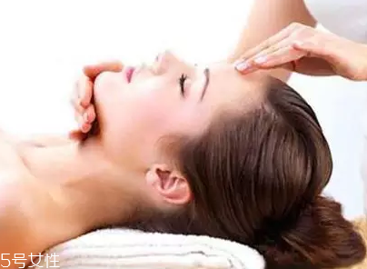玫瑰果油和玫瑰精油怎么區(qū)分？玫瑰精油超級昂貴