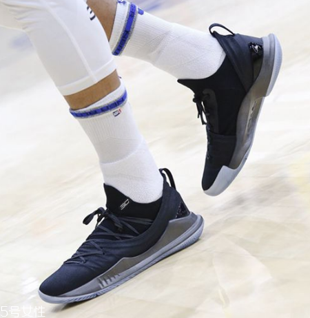 under armour curry 5庫里五代戰(zhàn)靴多少錢？