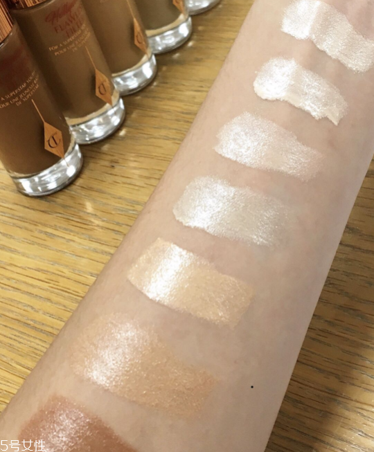ct新品妝前高光濾鏡液怎么樣？charlotte tilbury粉底好用嗎？