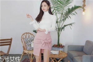 粉色短裙配什么鞋子？少女感爆棚穿搭