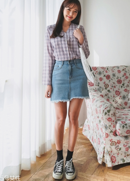 牛仔短裙搭配什么鞋？瞬間變身萌萌少女