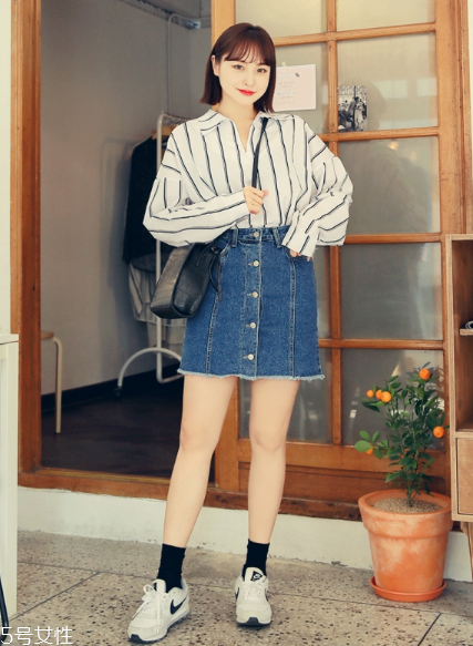 牛仔短裙搭配什么鞋？瞬間變身萌萌少女
