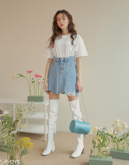 牛仔短裙搭配什么鞋？瞬間變身萌萌少女