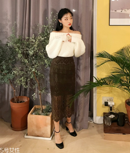 蕾絲半身裙配什么上衣好看？瞬間氣質(zhì)脫俗