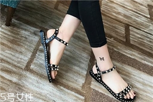 涼鞋上的黑印怎么去掉？這樣就能輕松去除