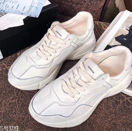 gucci老爹鞋有女款嗎？明星們?nèi)耸忠浑p