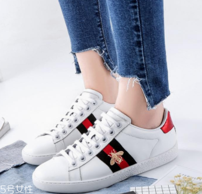 女式春夏運(yùn)動鞋怎么挑？三種款式好搭又顯高