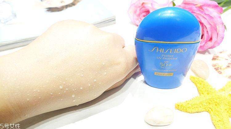 資生堂藍(lán)胖子防曬評測 水動力防曬乳實(shí)力對抗驕陽