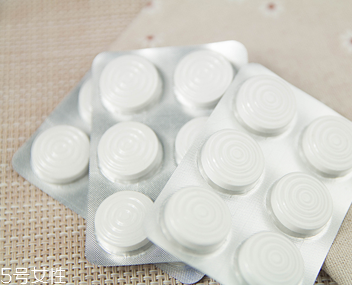 明治益生菌酸奶片好吃嗎？酸酸甜甜口感好