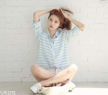 2022流行什么襯衫？美麗大方的春日女神