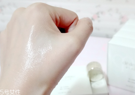乳液和面霜的正確使用方法 日?；A(chǔ)護(hù)膚
