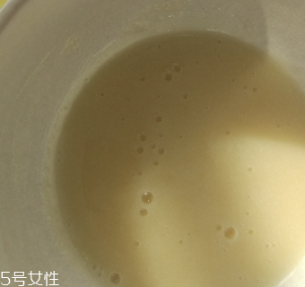 蜂王漿是什么味道？辣味跟酸味