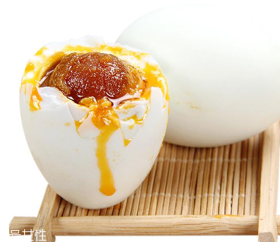 咸鴨蛋是生的還是熟的？肯定是生的