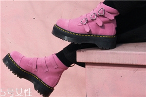 lazy oaf與dr.martens聯(lián)名厚底馬丁靴多少錢_在哪買？