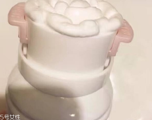 潔面泡沫能卸妝嗎？