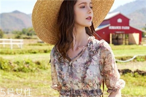 看櫻花穿什么裙子好看？清新美裙最相宜